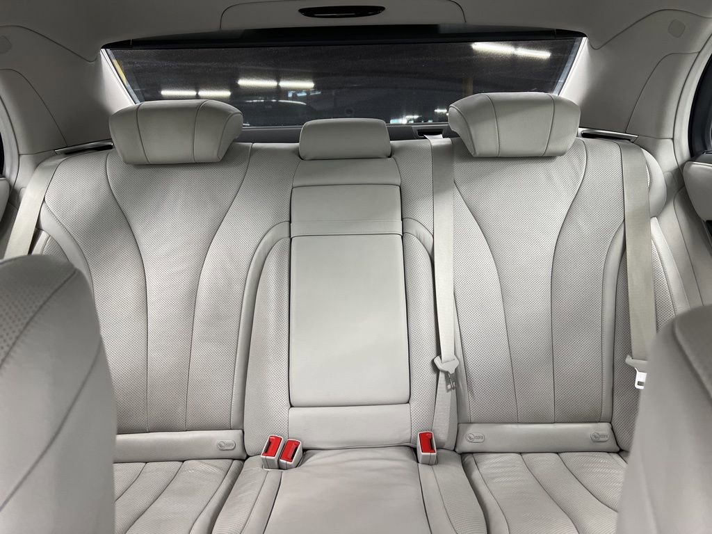 Used 2017 Mercedes-Benz S 550 Sedan image 24