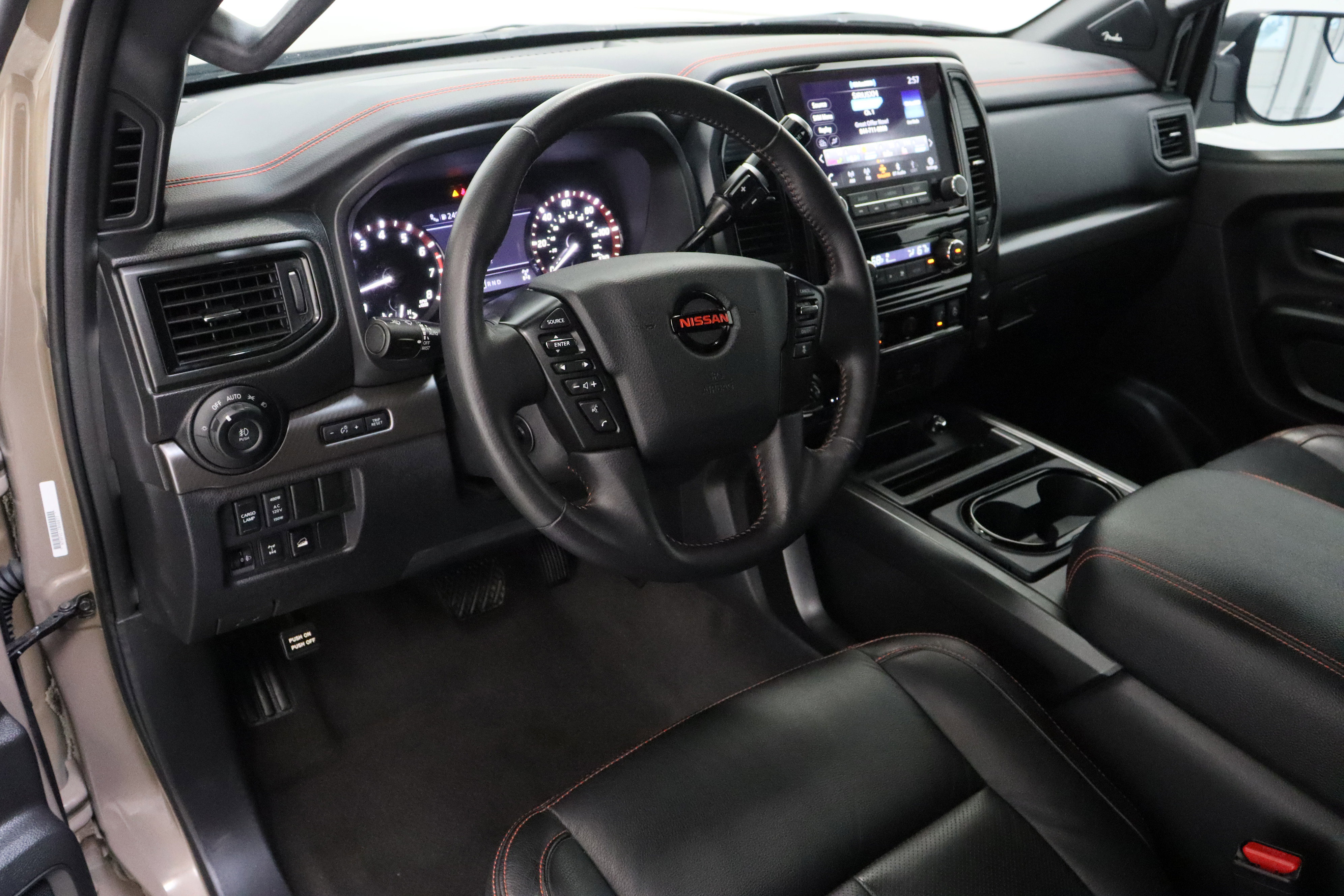 Used 2022 Nissan Titan PRO-4X w/ Pro-4x Convenience Package image 13