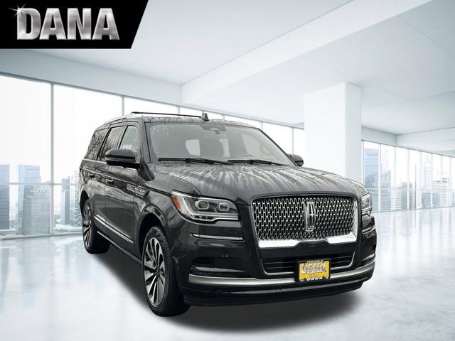 Used 2024 Lincoln Navigator Reserve image 1
