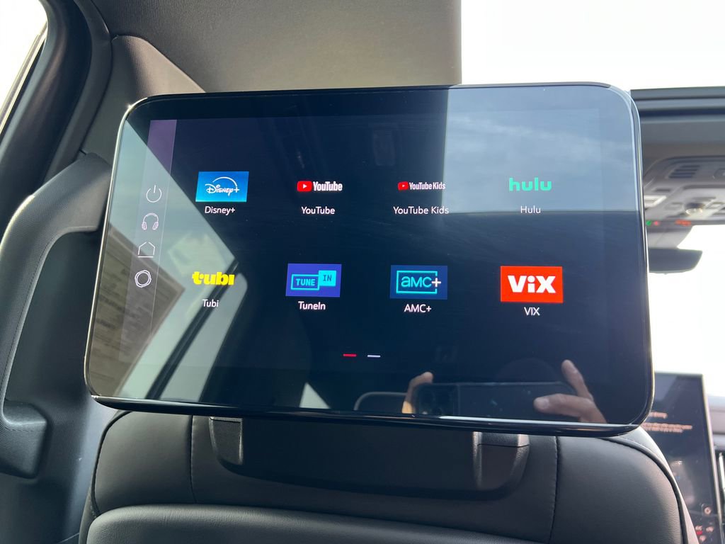 Used 2025 GMC Yukon AT4 Ultimate w/ LPO, Floor Liner Package image 23