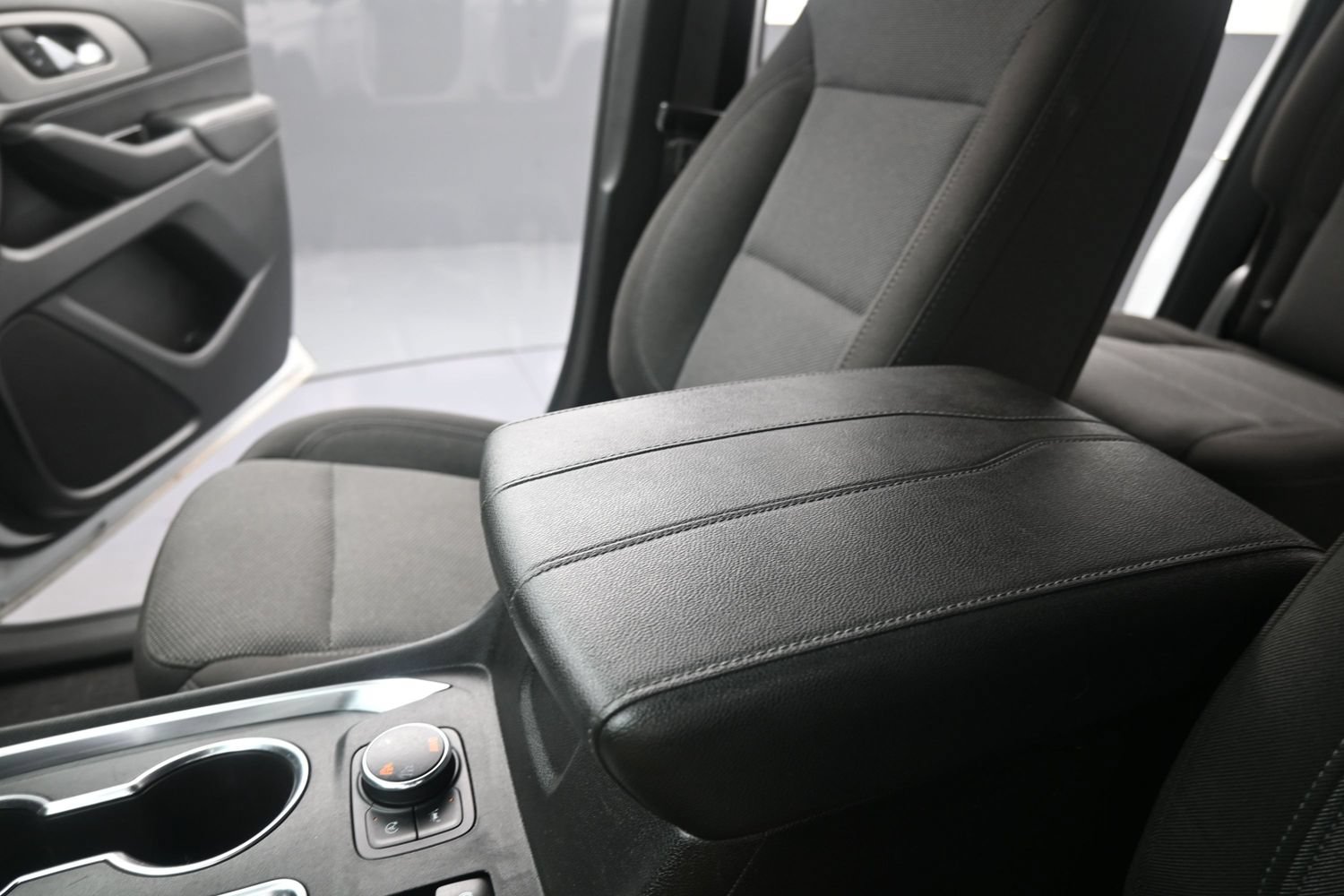 Used 2023 Chevrolet Traverse LT w/ LPO, Floor Liner Package AWD/4WD image 32