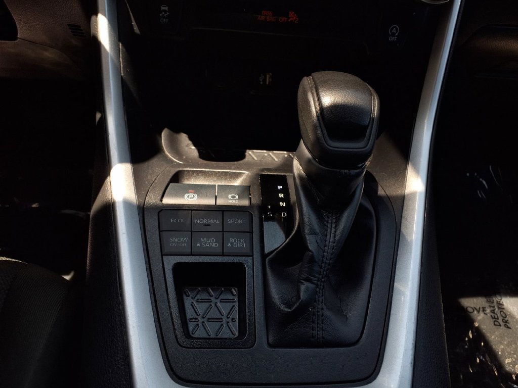 Certified 2024 Toyota RAV4 XLE AWD/4WD image 13