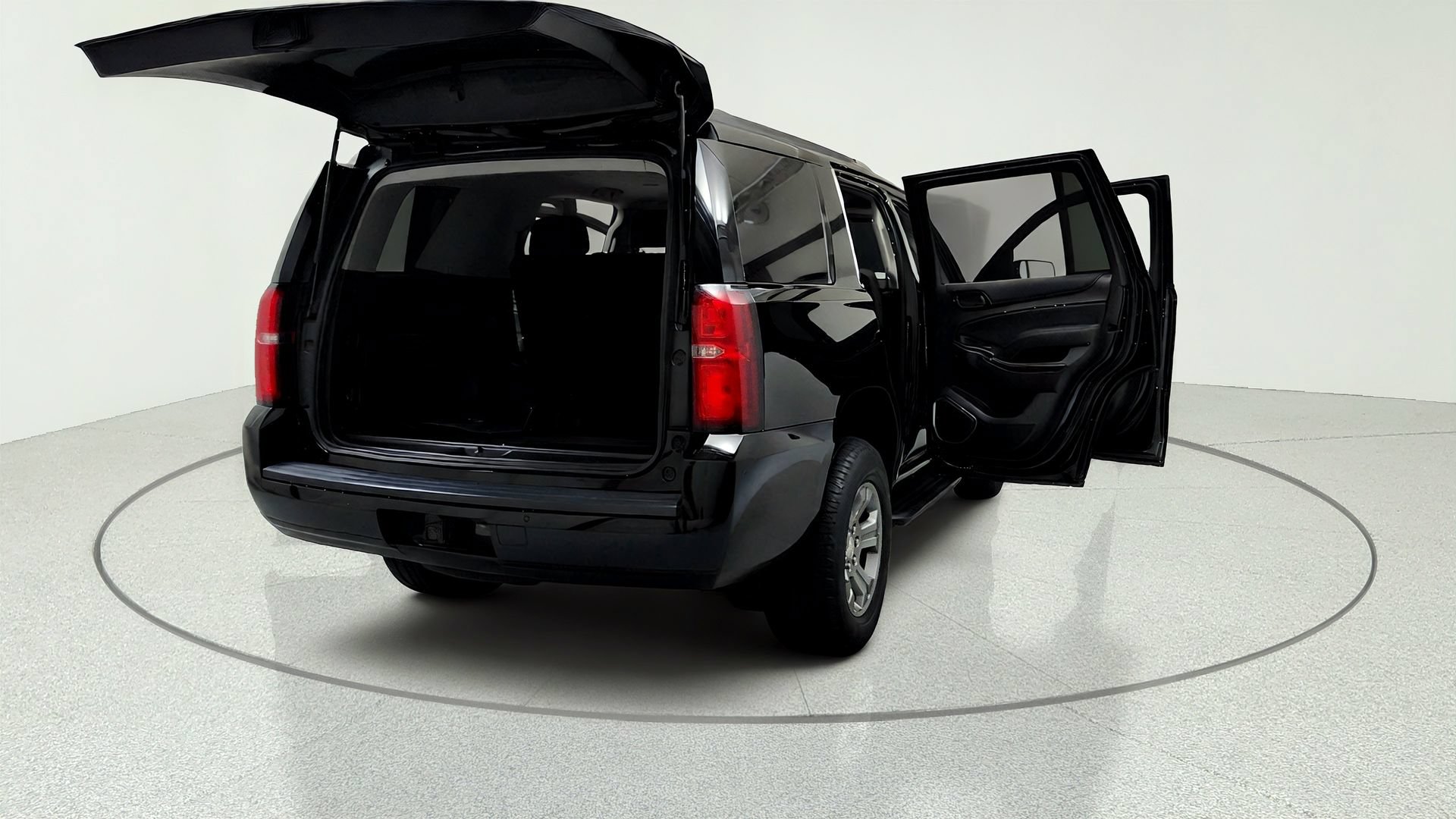 Used 2019 Chevrolet Tahoe LS AWD/4WD image 12