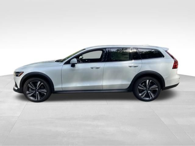 New 2026 Volvo V60 B5 Cross Country Plus w/ Protection Package Premier AWD/4WD image 4