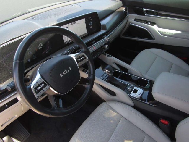 Used 2024 Kia Telluride S w/ S Sunroof Package FWD image 16