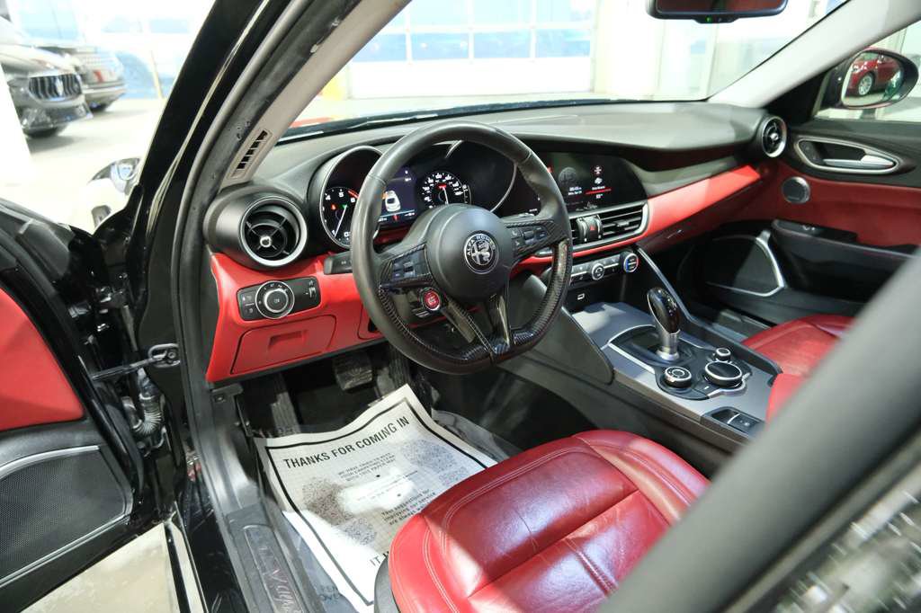 Used 2018 Alfa Romeo Giulia Ti w/ Nero Edizione RWD image 15