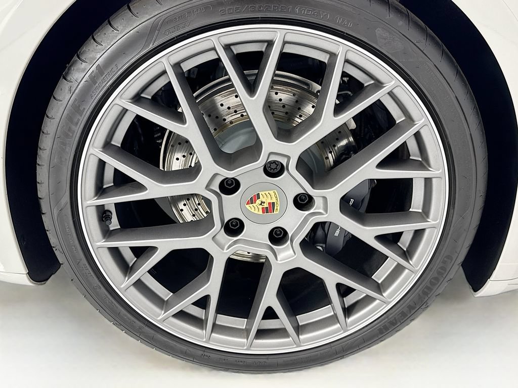 Certified 2026 Porsche 911 Carrera RWD image 31