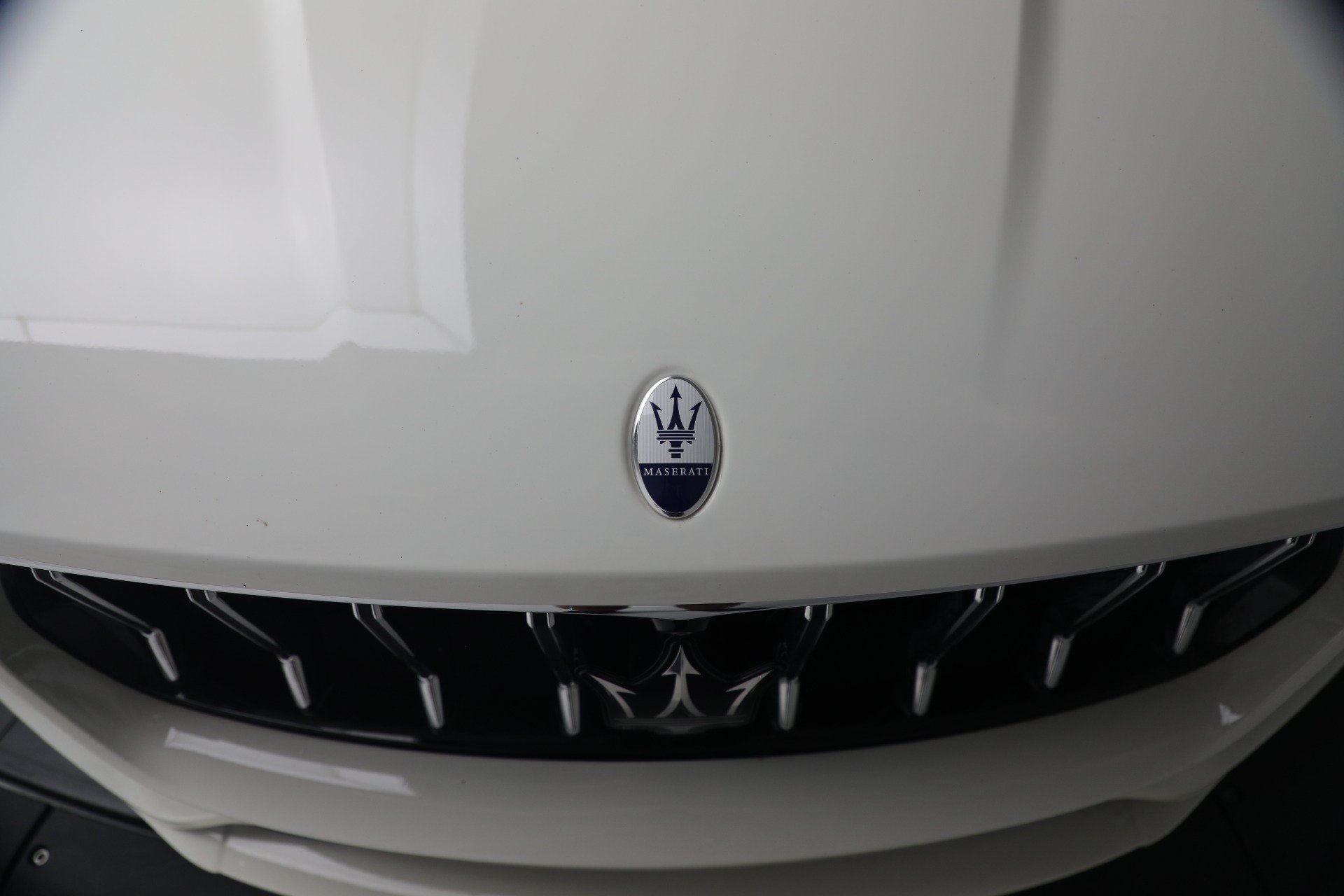 Certified 2023 Maserati Levante GT AWD/4WD image 31