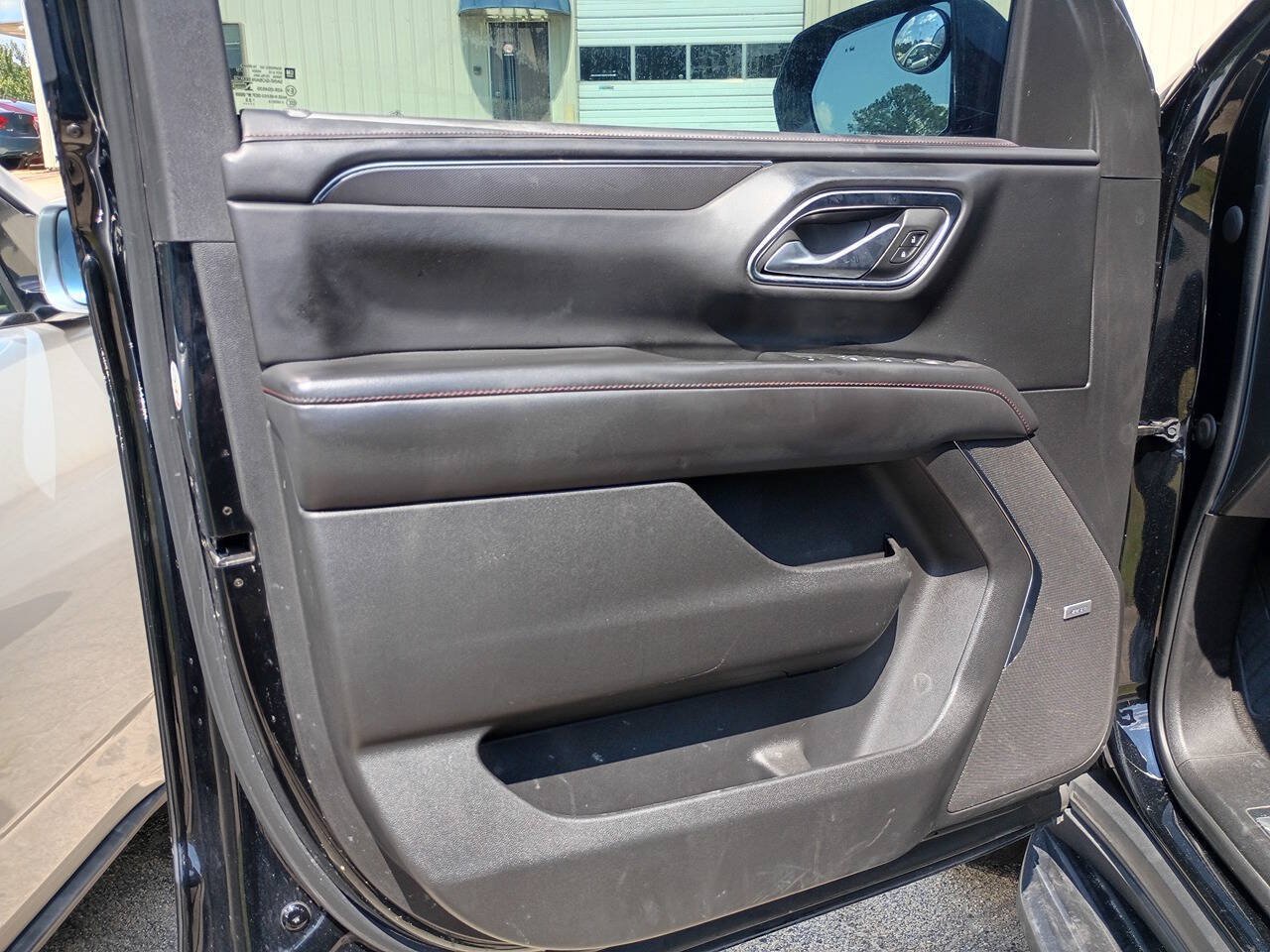 Used 2022 Chevrolet Suburban RST w/ Luxury Package RWD image 8