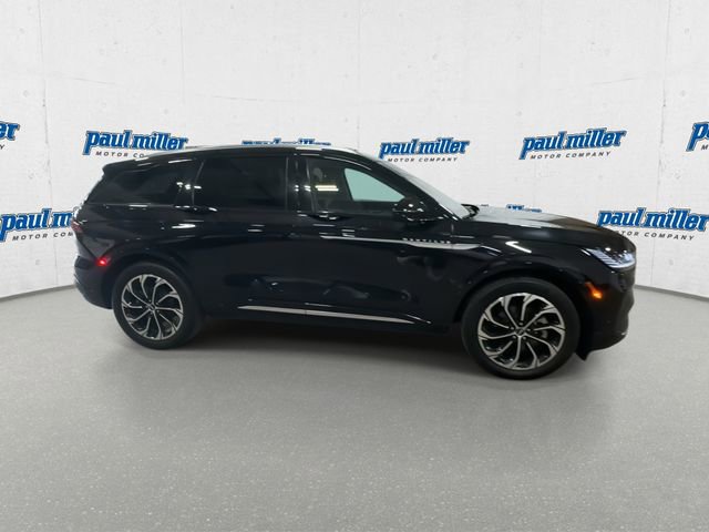 Used 2024 Lincoln Nautilus Reserve AWD/4WD image 13