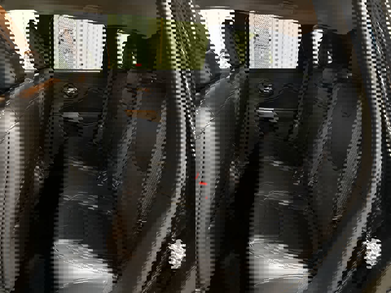 Used 2018 Jeep Cherokee Limited image 13