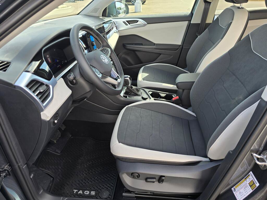 New 2026 Volkswagen Taos SE AWD/4WD image 16