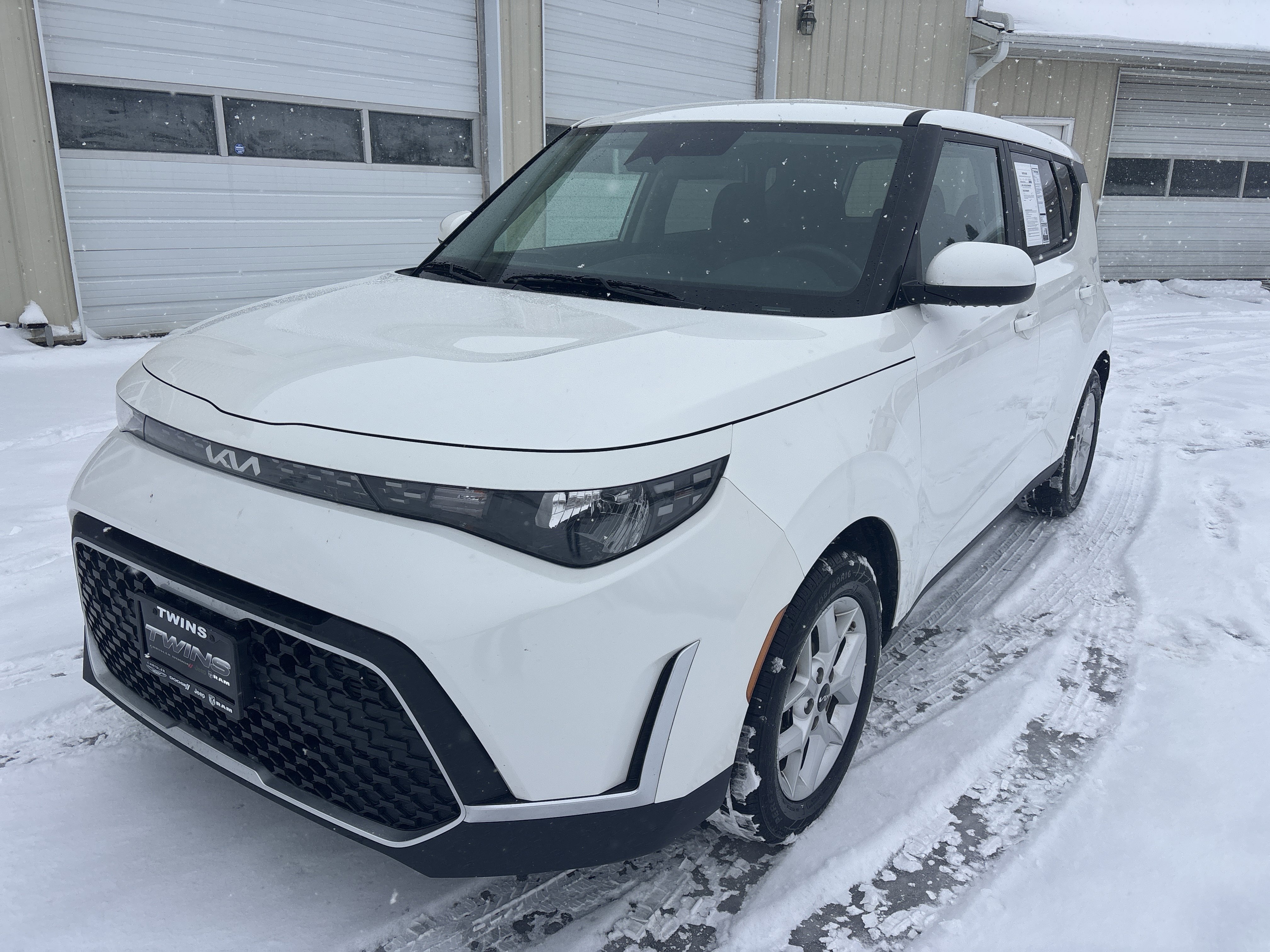 Used 2024 Kia Soul LX w/ Option Group 015 image 8