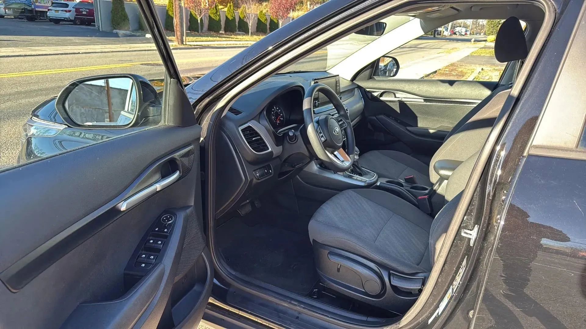 Used 2021 Kia Seltos LX AWD/4WD image 23