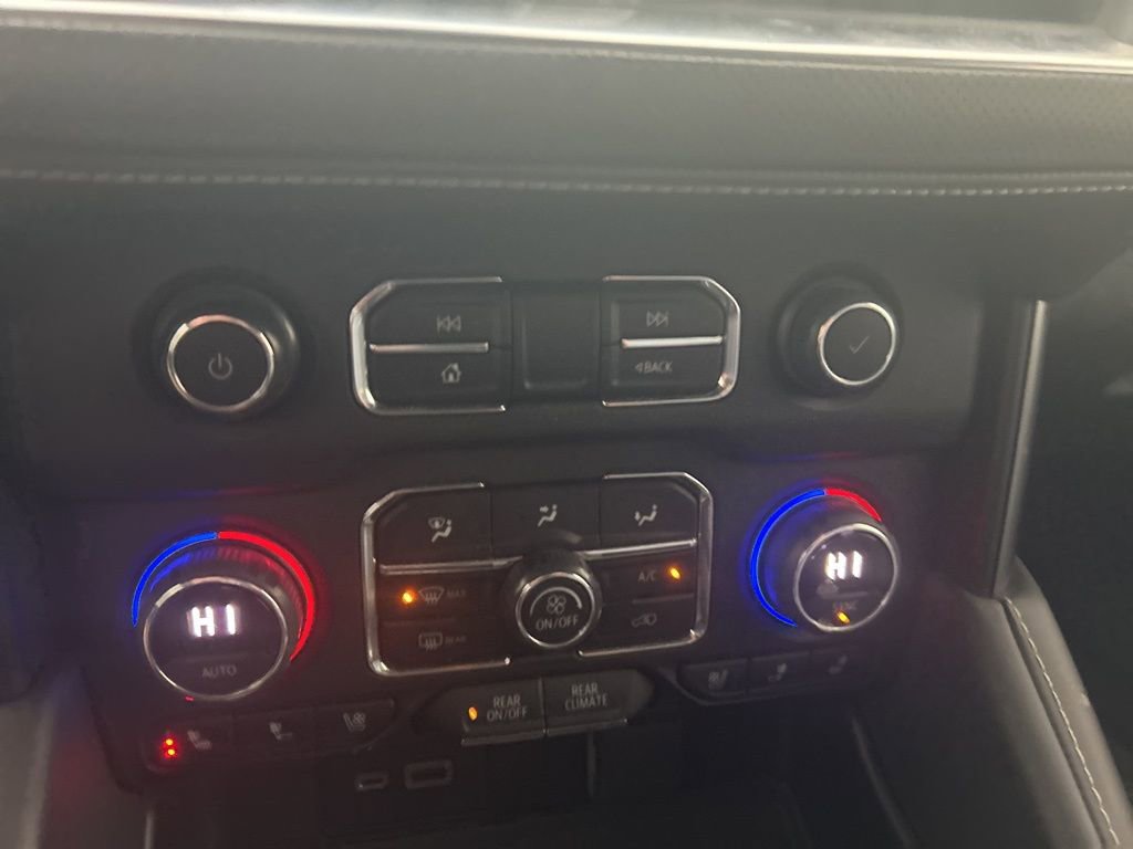 Used 2022 Chevrolet Tahoe Premier w/ Premium Package image 8