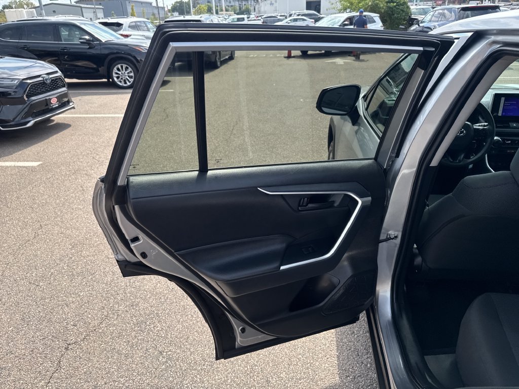 Used 2024 Toyota RAV4 LE AWD/4WD image 38
