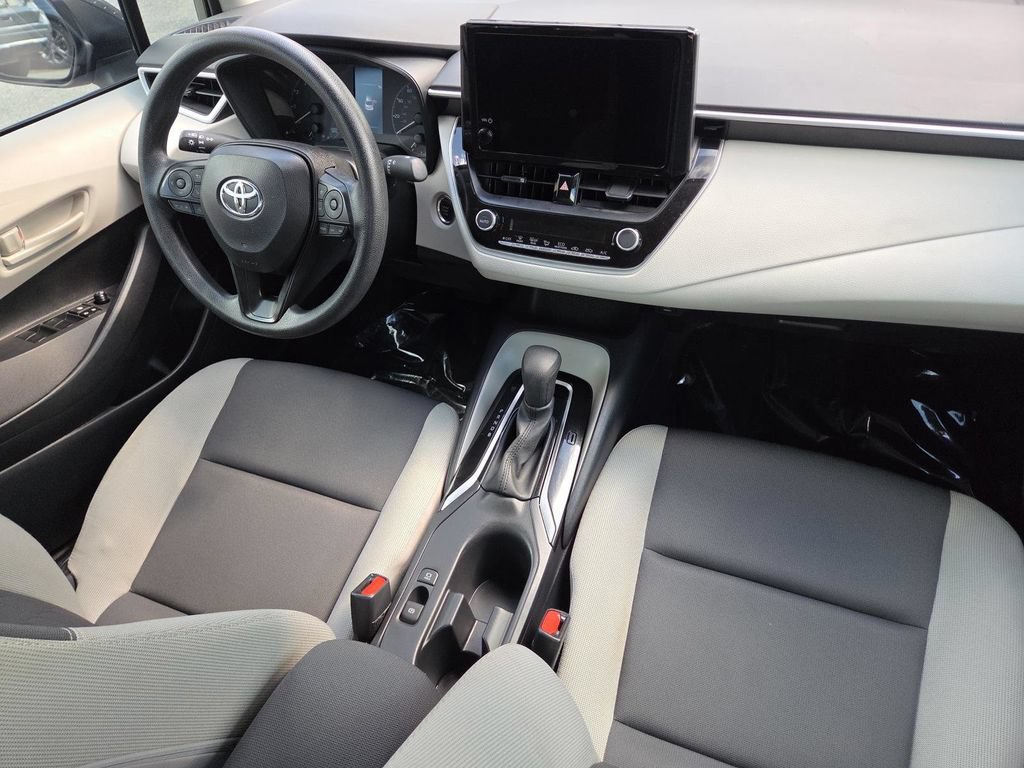Used 2025 Toyota Corolla LE w/ Convenience Package FWD image 18