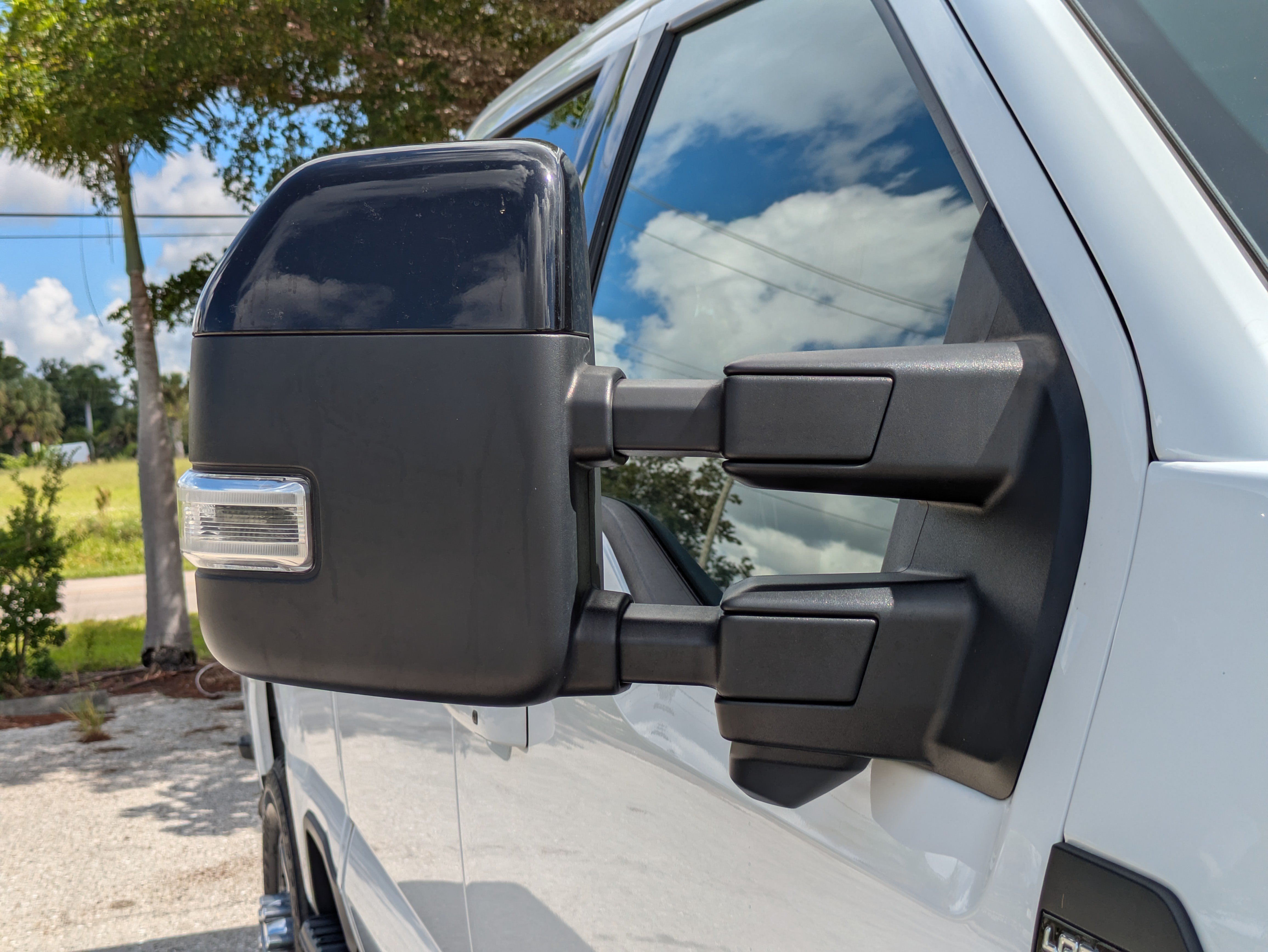 Used 2024 Ford F250 Lariat w/ FX4 Off-Road Package AWD/4WD image 12