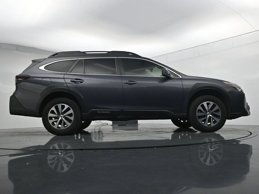 Used 2023 Subaru Outback Premium AWD/4WD image 38