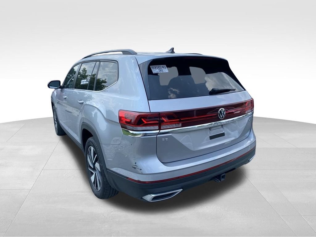 Used 2025 Volkswagen Atlas SE AWD/4WD image 11