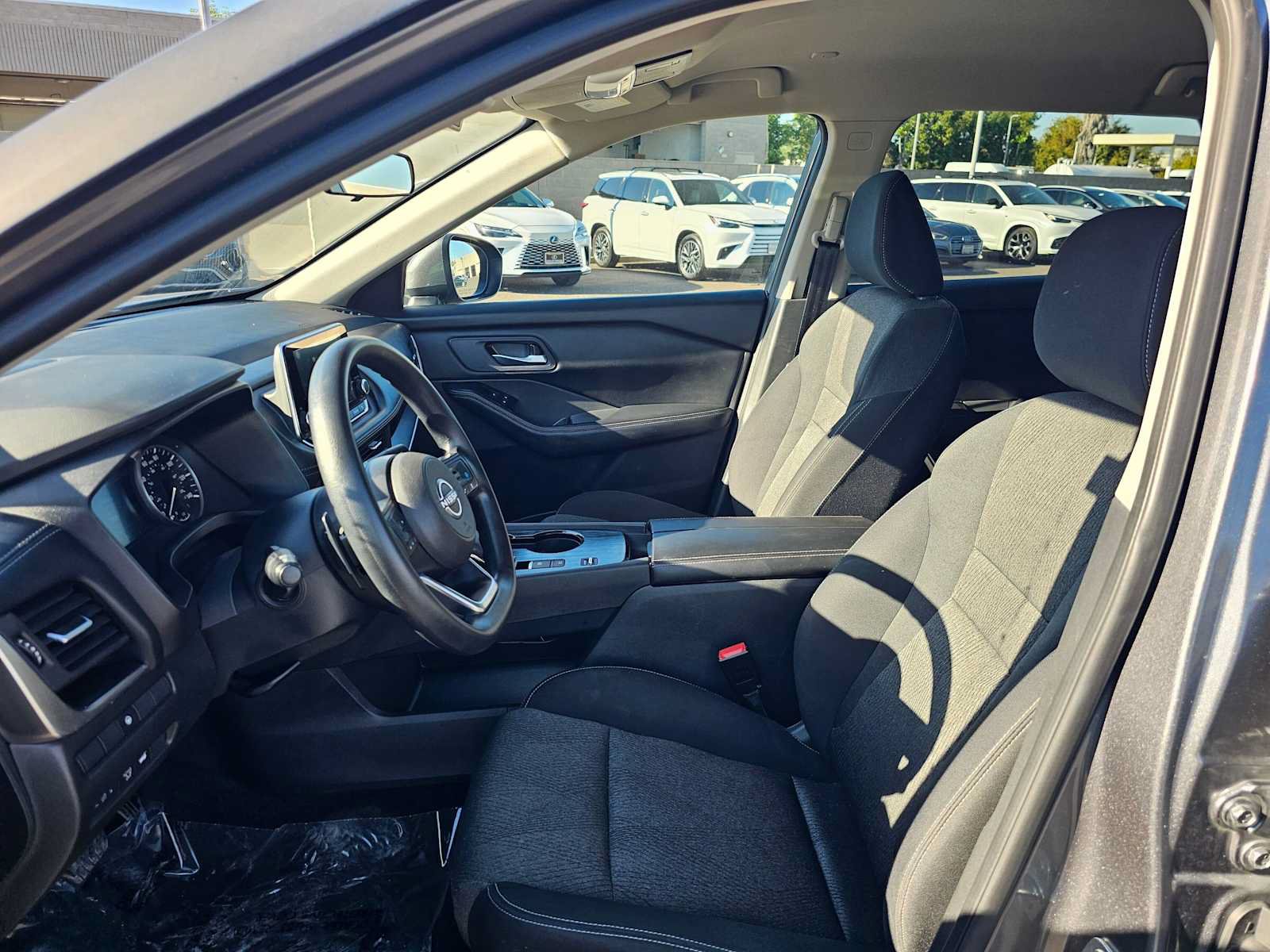 Used 2024 Nissan Rogue SV FWD image 20