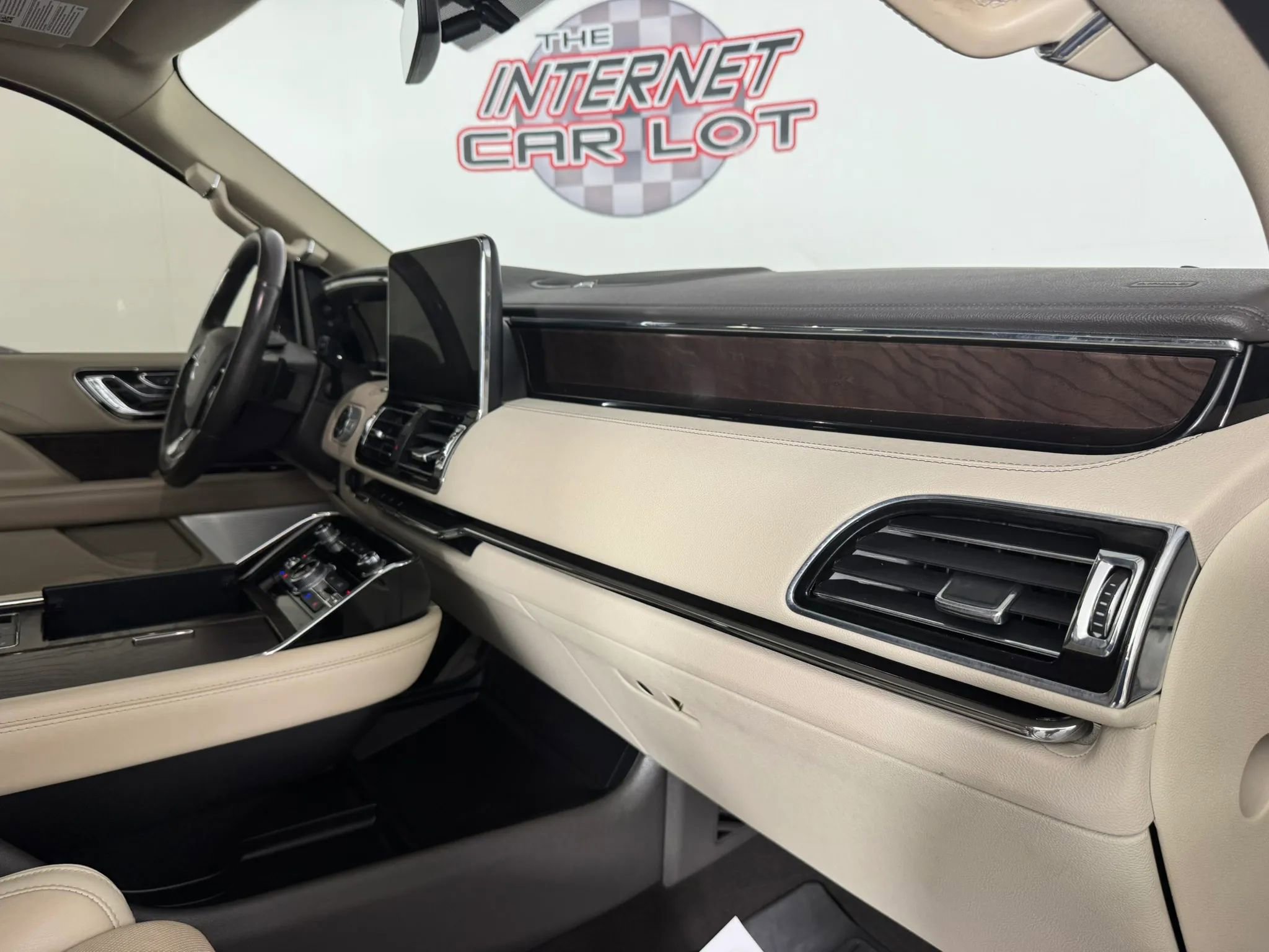 Used 2021 Lincoln Navigator Reserve w/ Luxury Package image 12