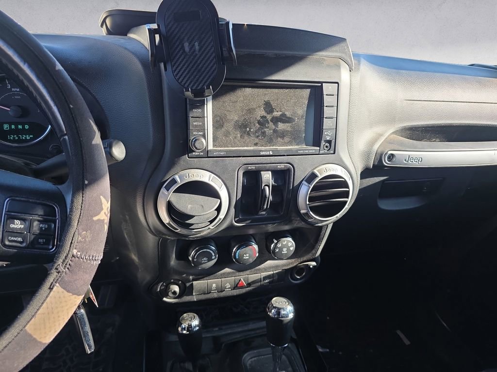 Used 2015 Jeep Wrangler Unlimited Sahara w/ Connectivity Group image 11