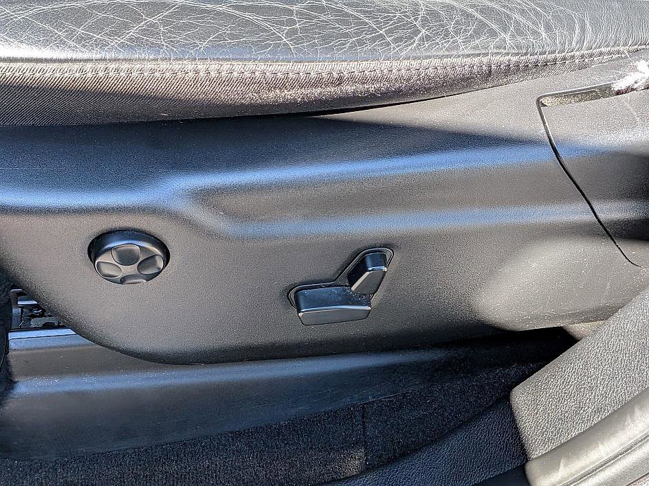 Used 2021 Jeep Grand Cherokee Limited w/ Luxury Group II image 16