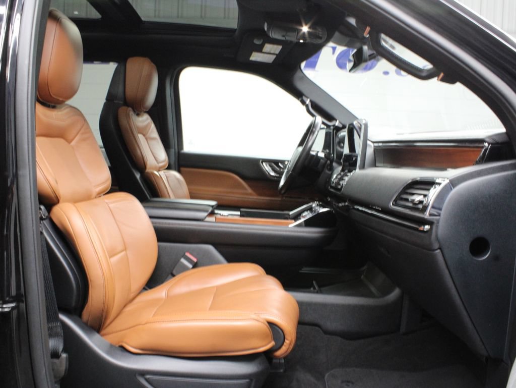 Used 2019 Lincoln Navigator Reserve AWD/4WD image 37