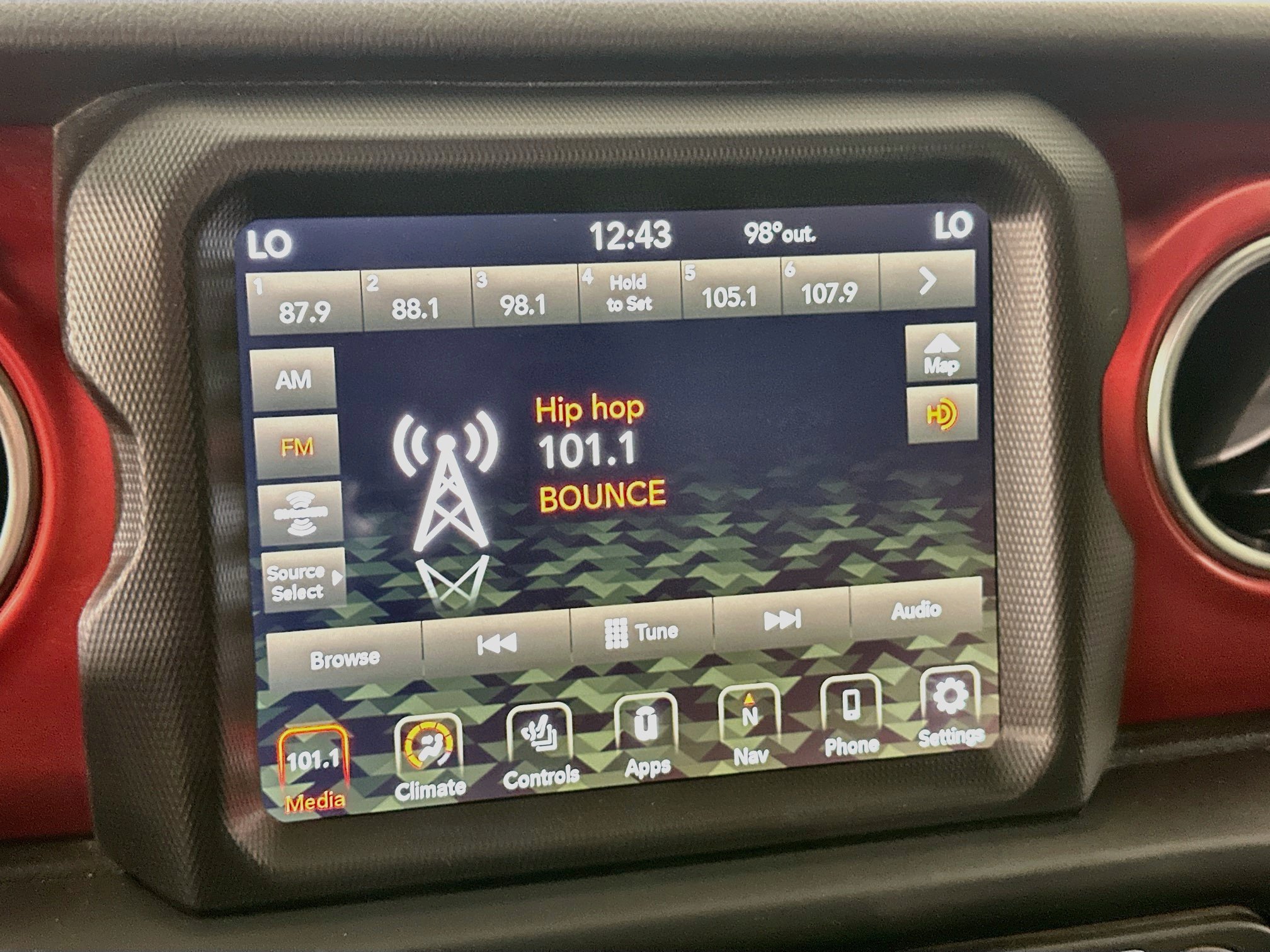 Used 2022 Jeep Gladiator Rubicon w/ Cold Weather Group AWD/4WD image 21