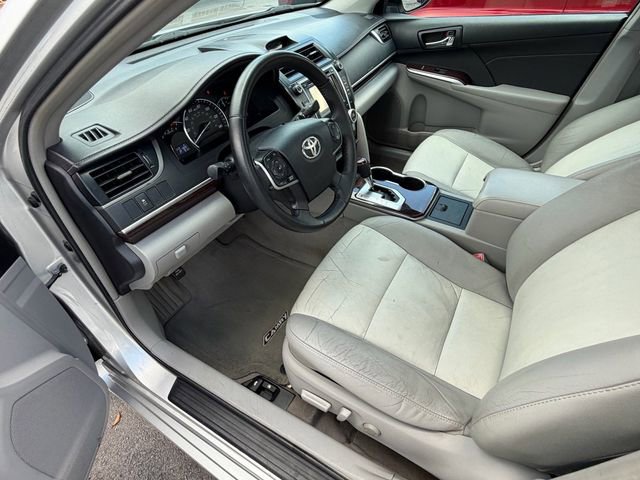 Used 2013 Toyota Camry XLE w/ Leather Pkg FWD image 10