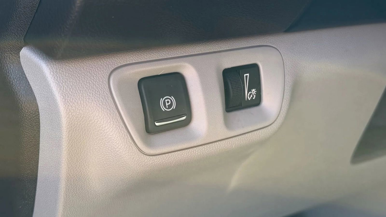 Used 2019 GMC Acadia SLT image 32