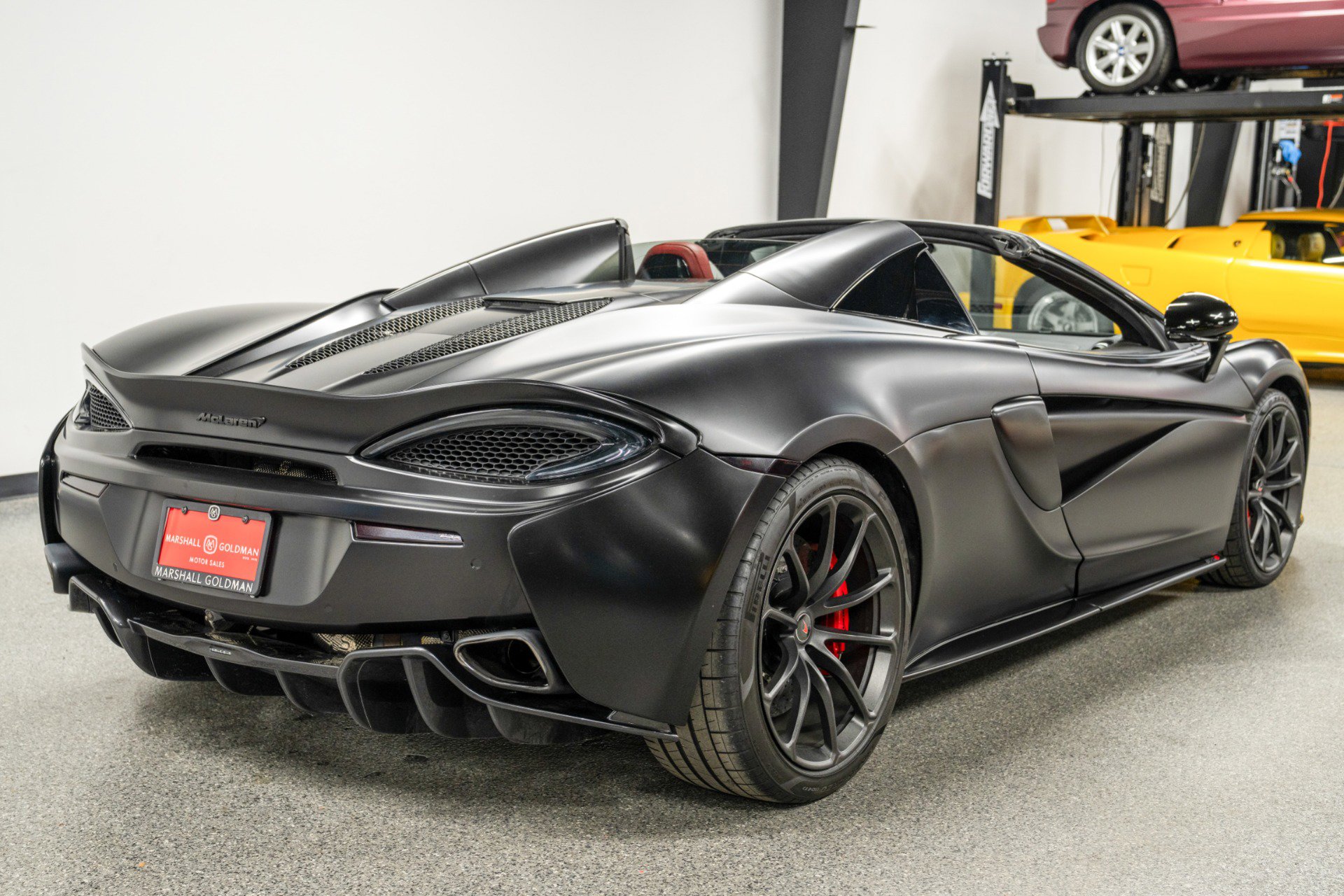 Used 2018 McLaren 570S Spider image 8