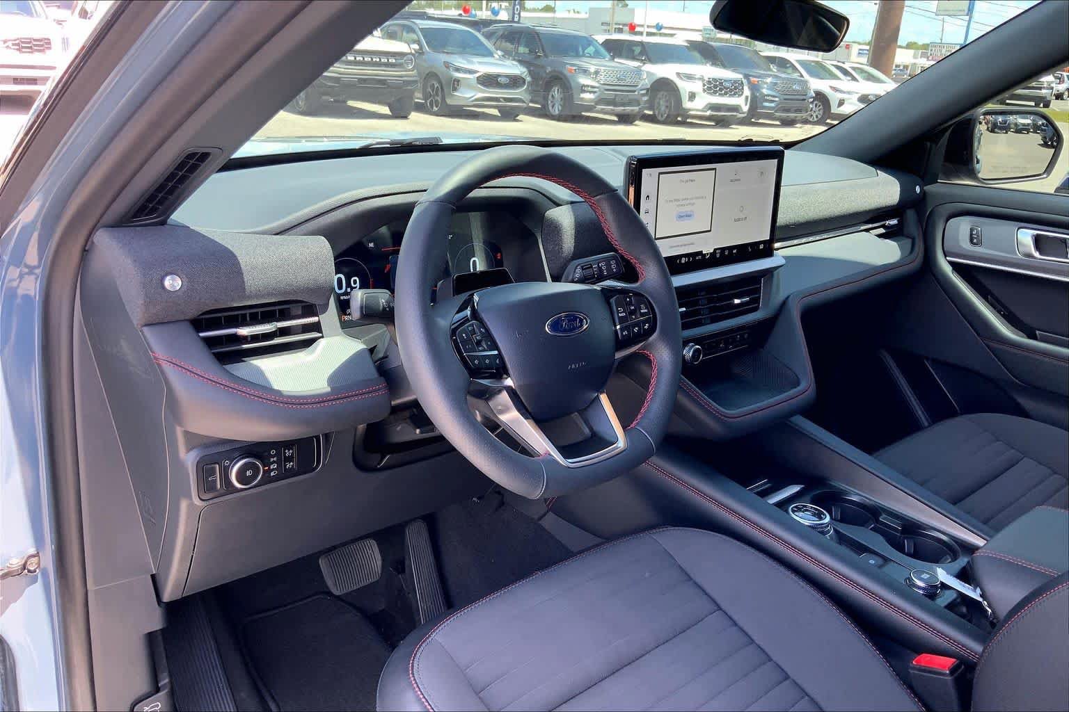 Certified 2025 Ford Explorer ST-Line RWD image 17