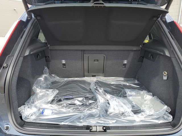 New 2026 Volvo XC40 B5 Plus w/ Protection Package Premier image 29