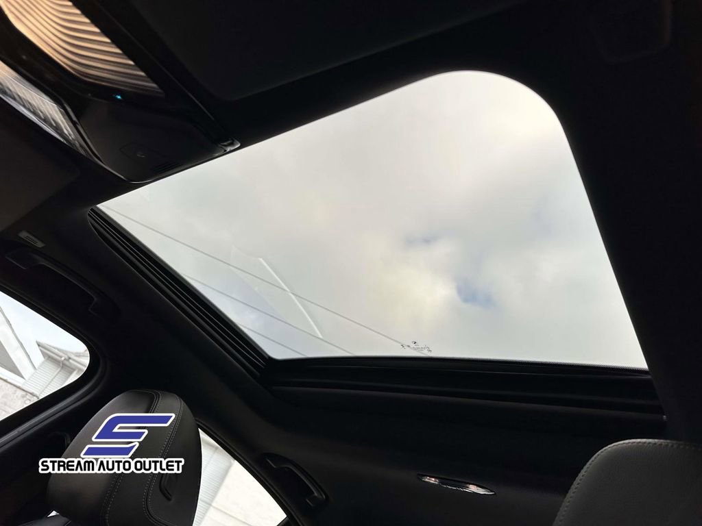 Used 2024 BMW 330i xDrive Sedan w/ Convenience Package image 21