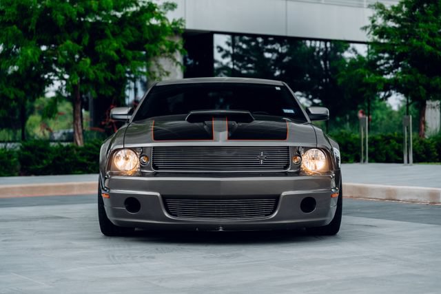Used 2005 Ford Mustang GT RWD image 2