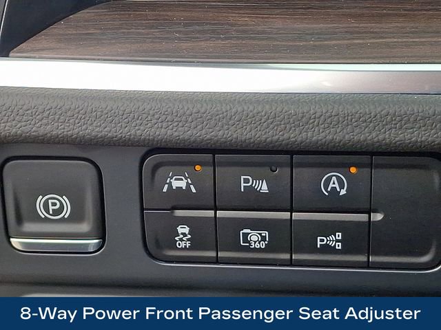 Used 2025 Chevrolet Suburban Premier AWD/4WD image 11