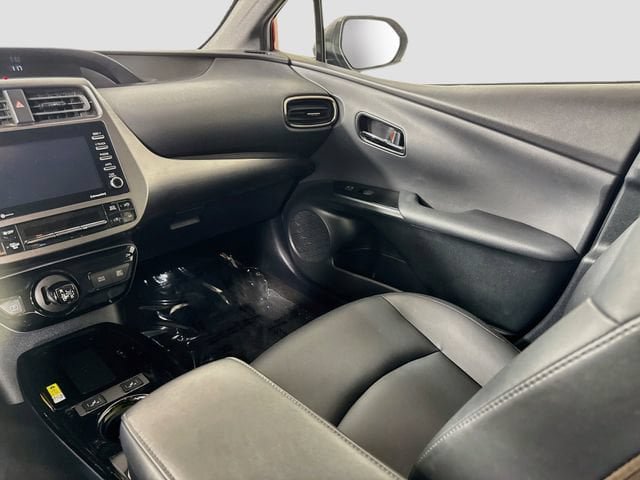 Certified 2021 Toyota Prius FWD image 24