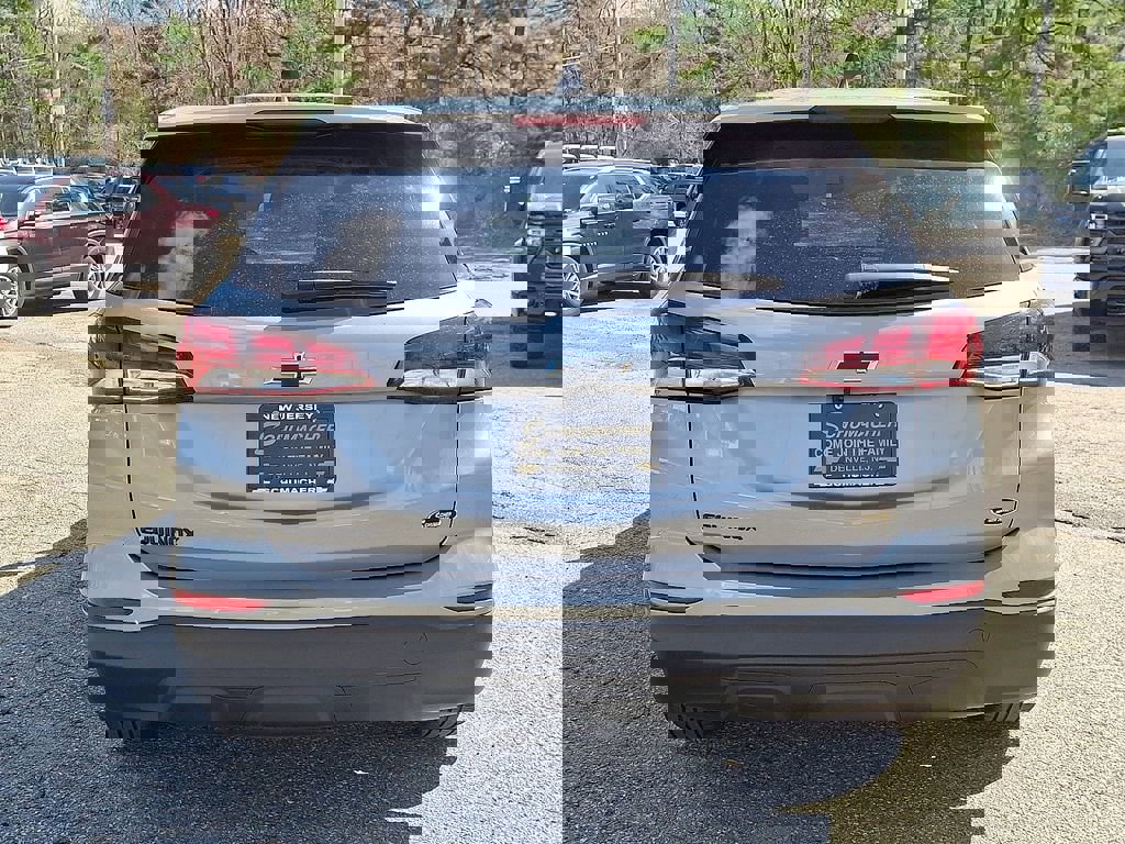 Used 2023 Chevrolet Equinox LS w/ LS Convenience Package image 5