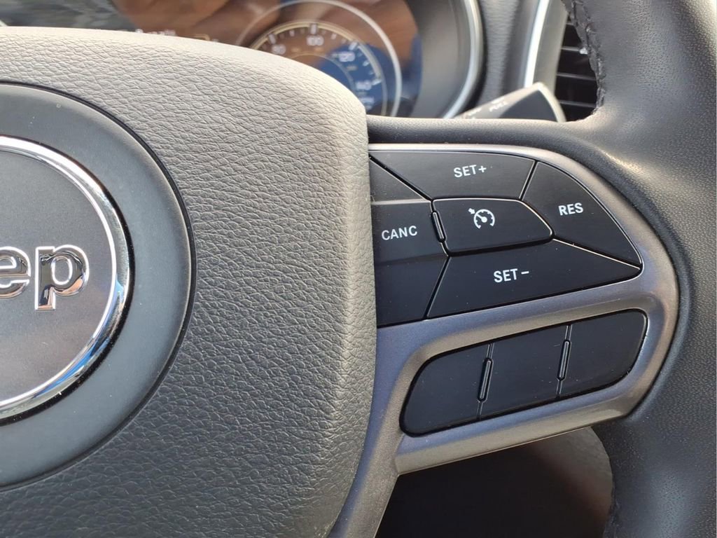 Used 2020 Jeep Cherokee Latitude Plus image 24