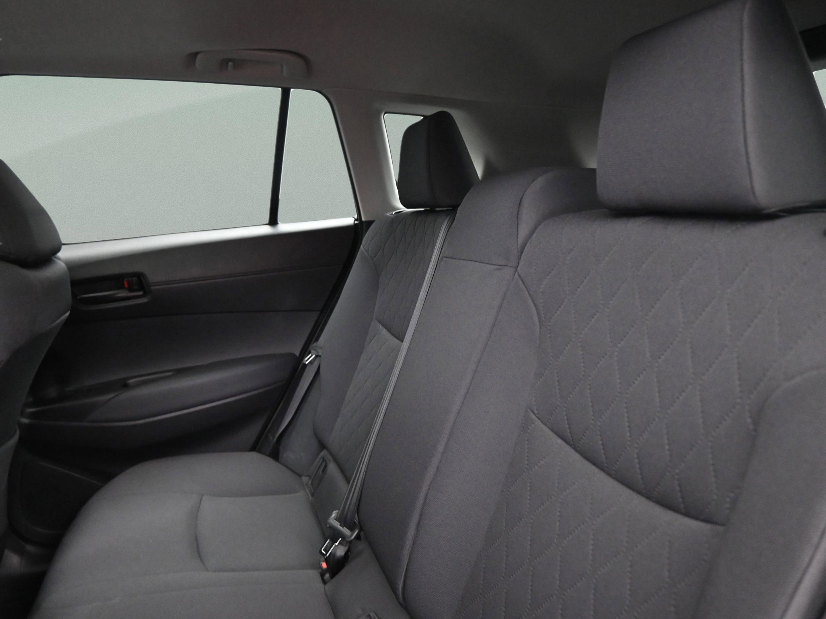 Used 2022 Toyota Corolla Cross LE w/ Moonroof Package image 34