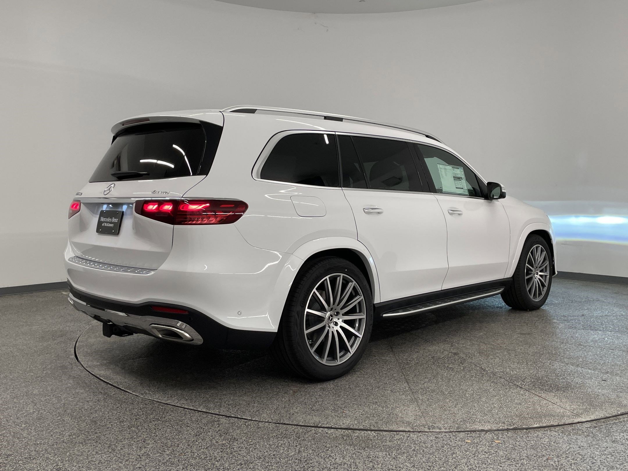 New 2026 Mercedes-Benz GLS 580 4MATIC image 5