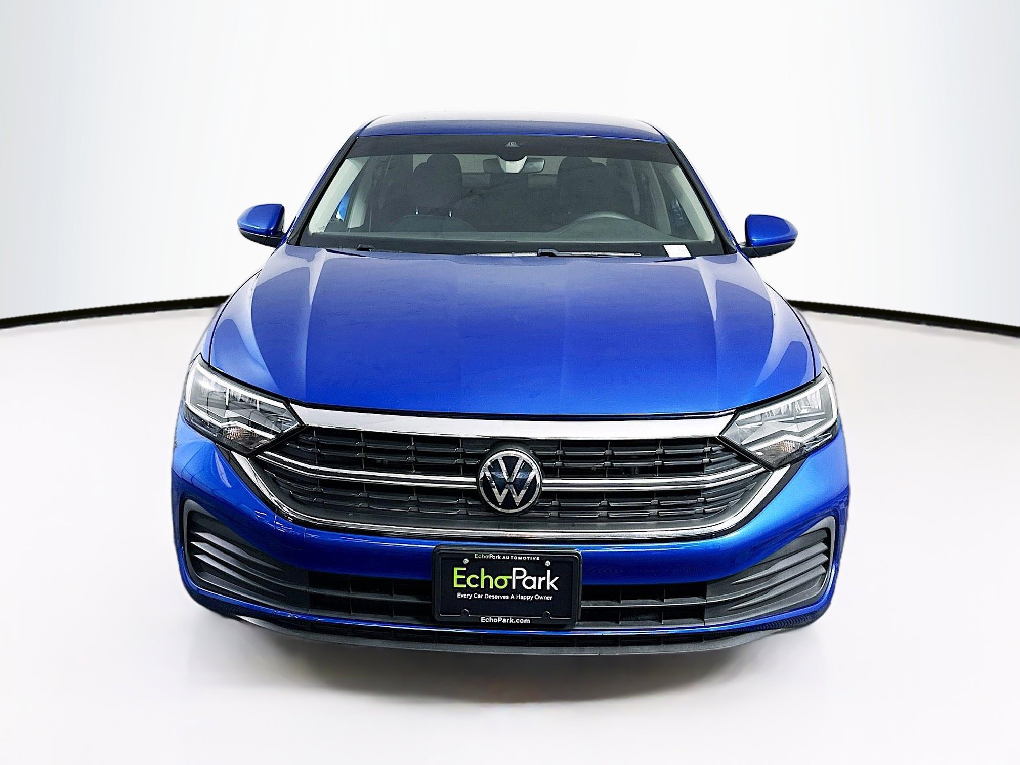 Used 2024 Volkswagen Jetta S image 2