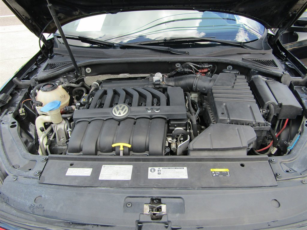 Used 2018 Volkswagen Passat 3.6 FWD image 13