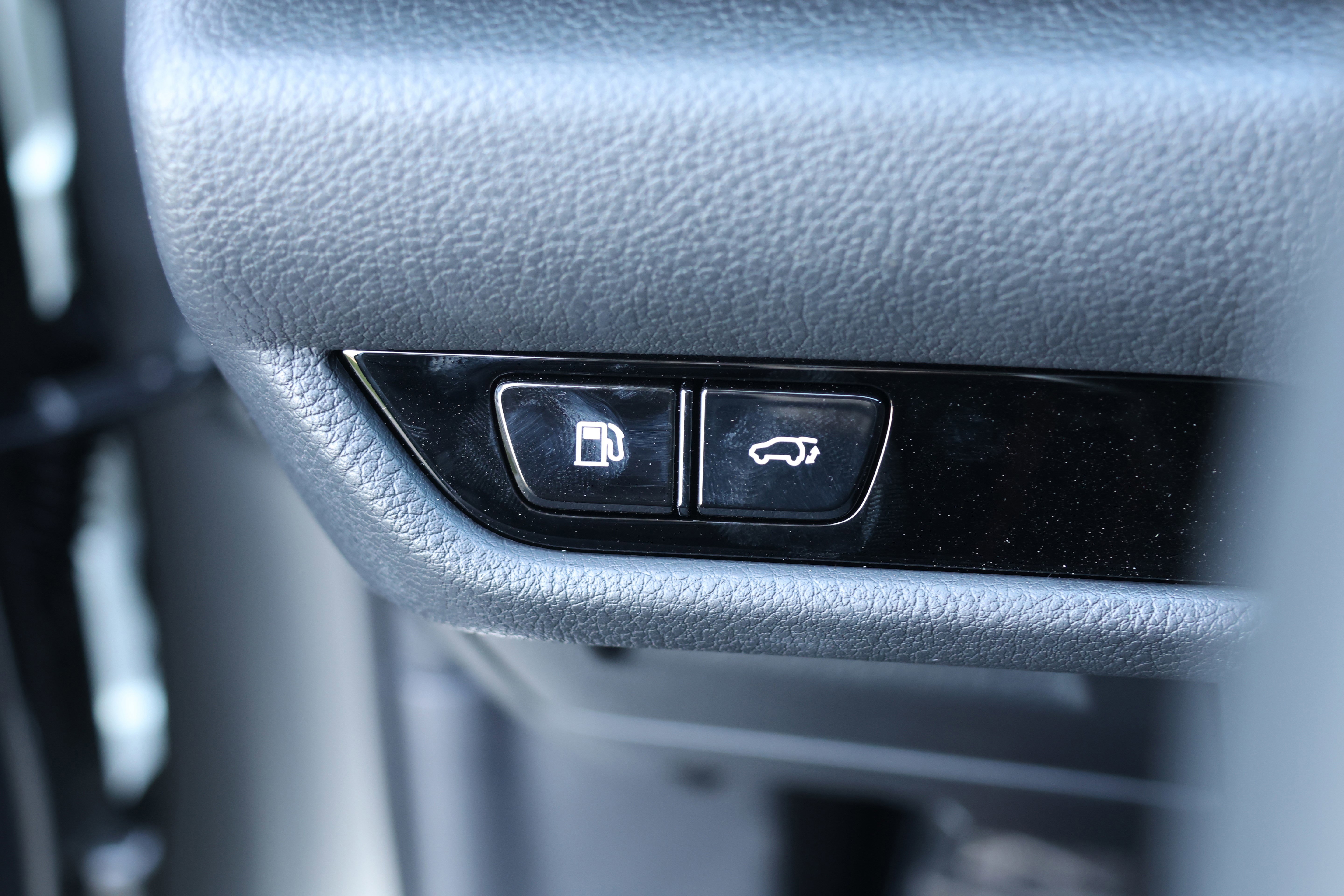 Certified 2025 Lexus NX 450h+ AWD w/ Luxury Package image 17