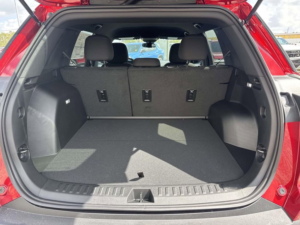 New 2026 Chevrolet Equinox LT w/ Safety and Technology Package FWD image 8