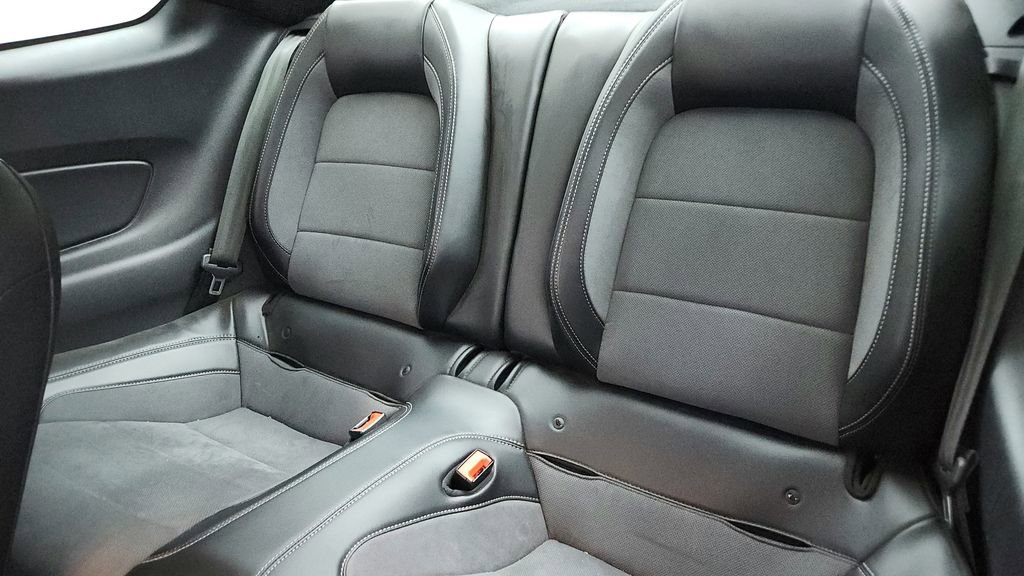 Used 2020 Ford Mustang Shelby GT350 w/ Technology Package image 28