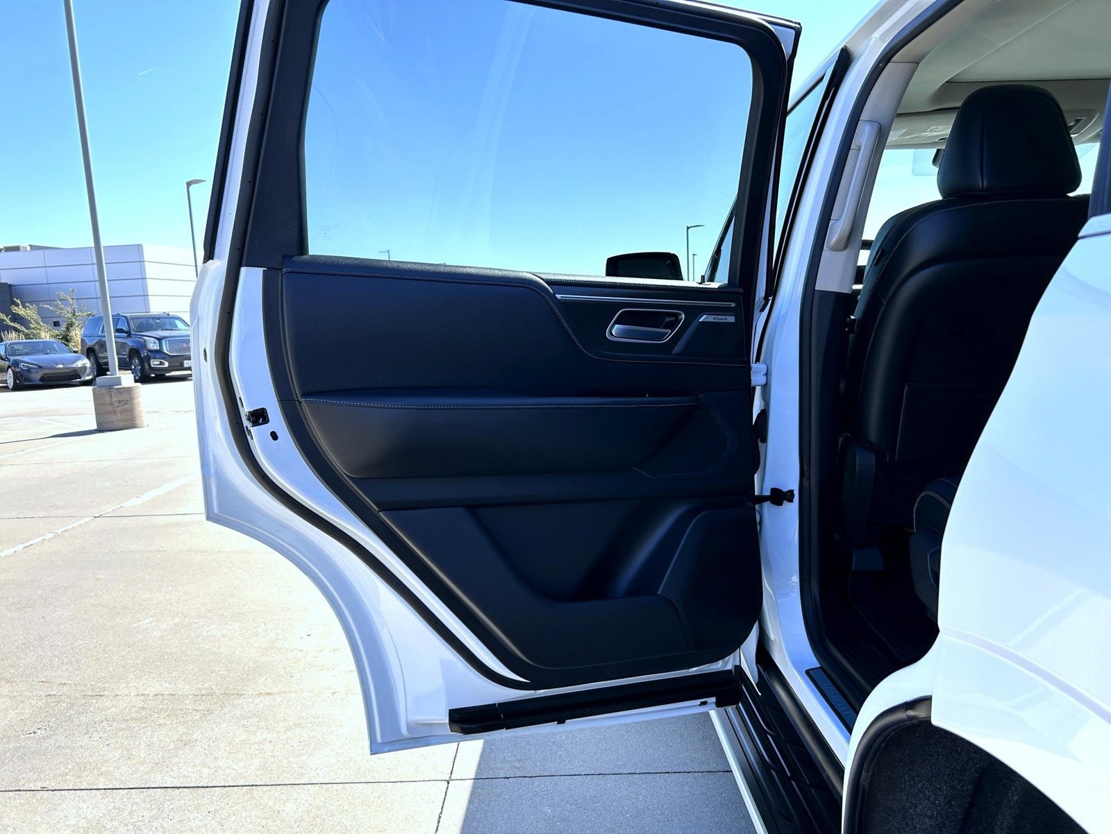 Used 2026 INFINITI QX80 Pure AWD/4WD image 22