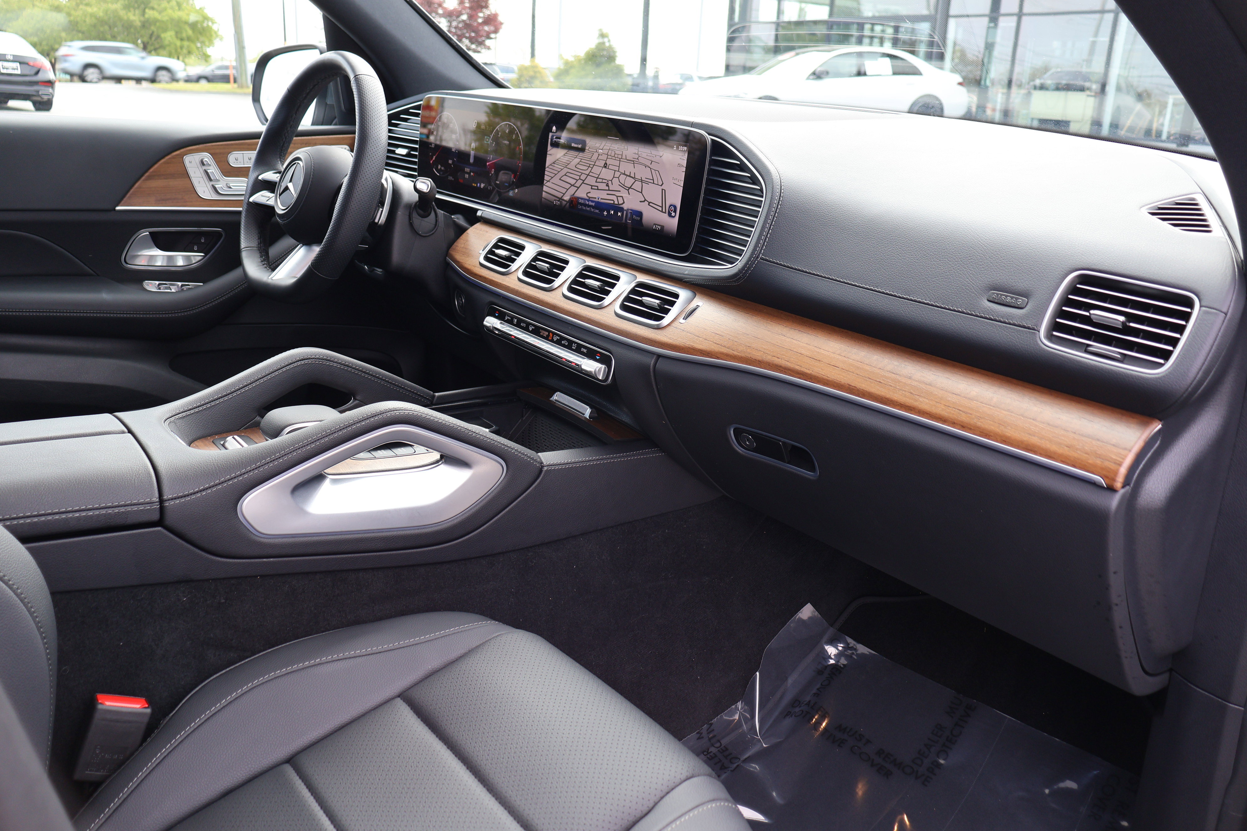 Used 2025 Mercedes-Benz GLS 450 4MATIC image 31